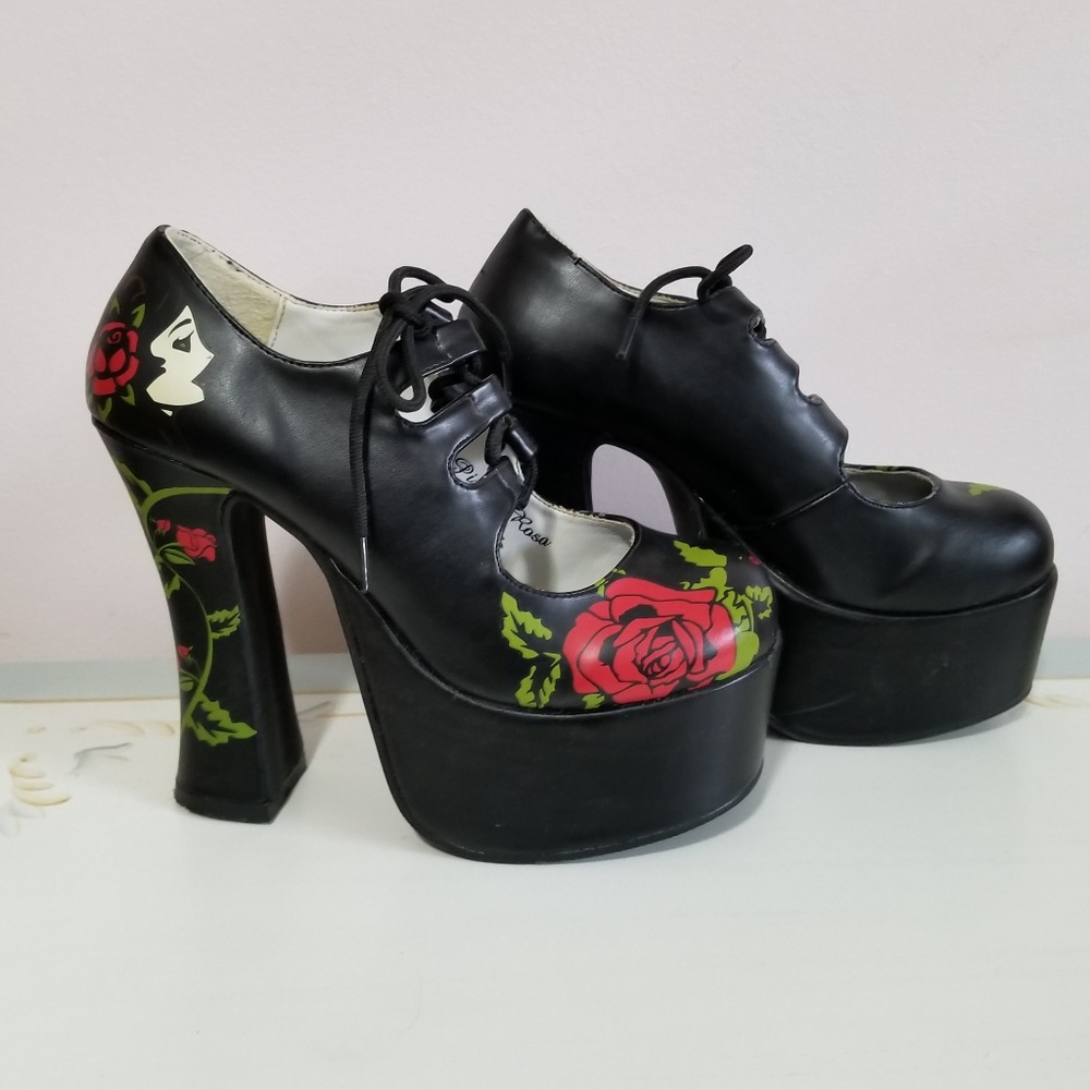 T.U.K. Pistola Rosa Size 6 Platforms